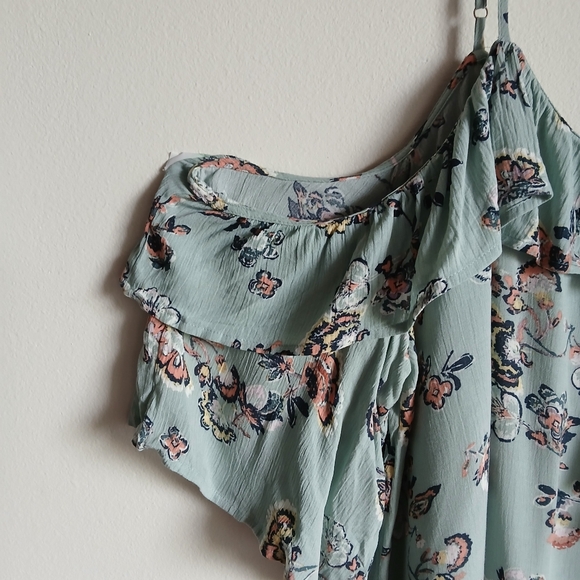 Maurices Floral Ruffle Trim Cold Shoulder Top Size XXL - Picture 3 of 13